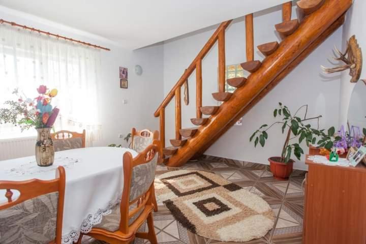 Casa Prundari Nicu Si Mirela Poiana Teiului Exterior foto